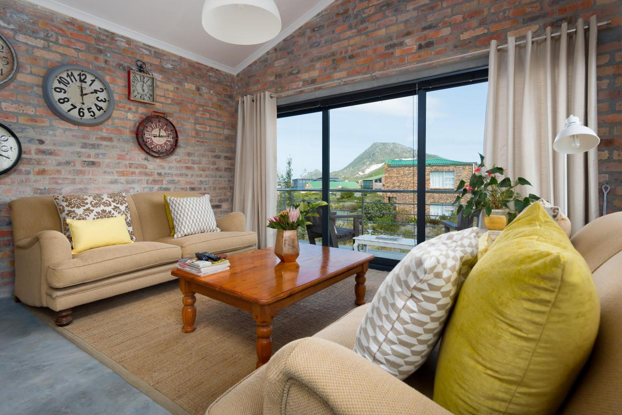 Stay At Friends Bettys Bay Bilik gambar