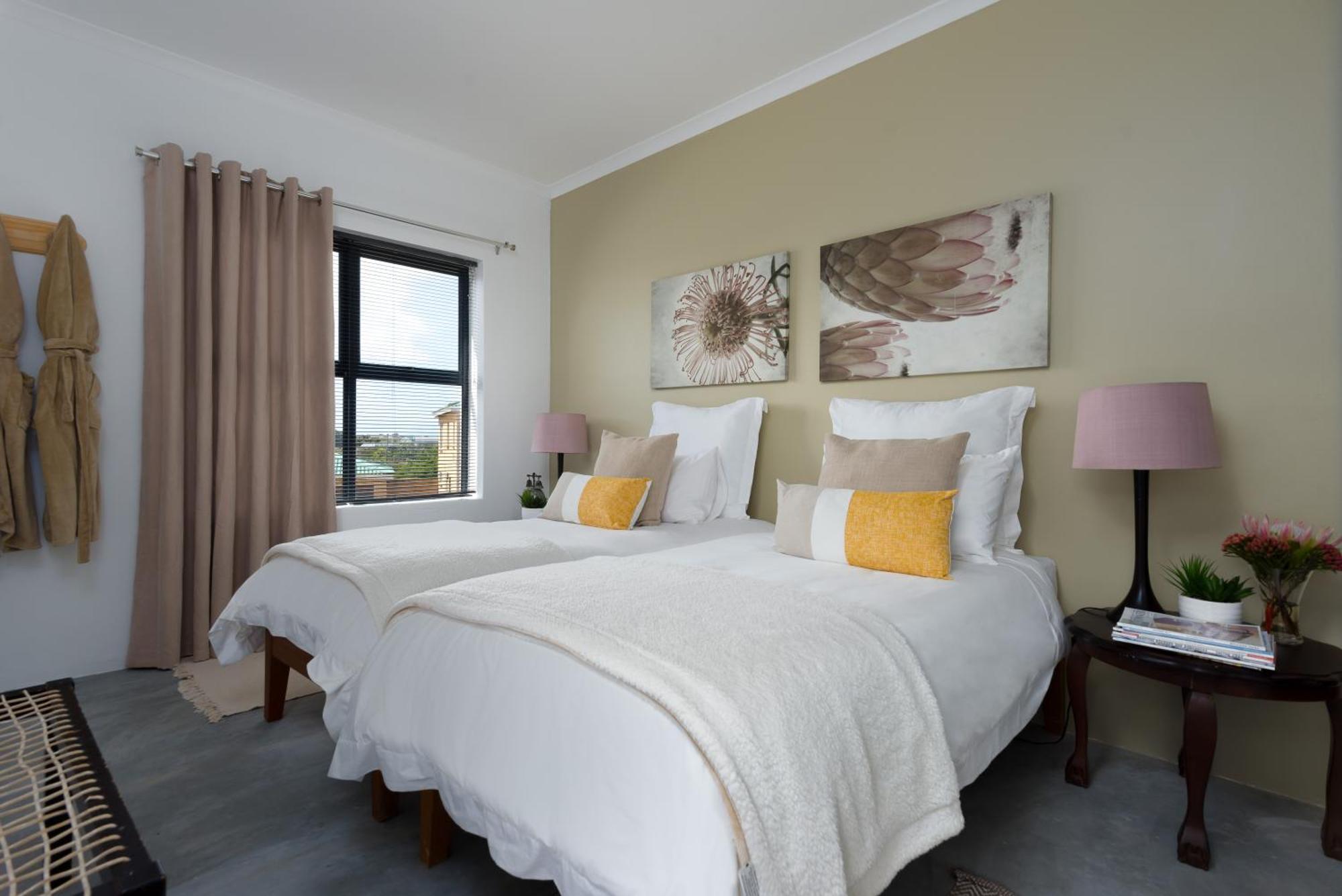 Stay At Friends Bettys Bay Bilik gambar